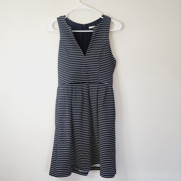 NWT Francescas deep V-neck fit and flare striped dress size small - Picture 1 of 6
